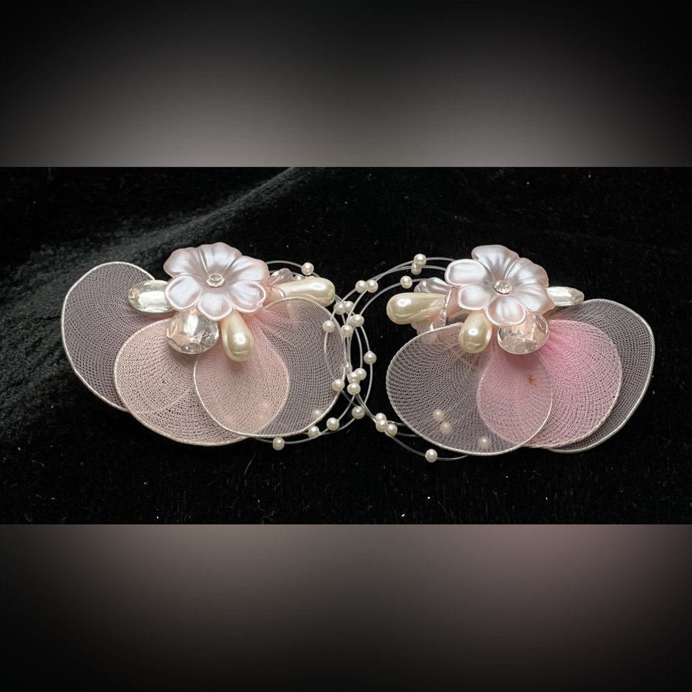 Vintage bridal fan earrings. - Picture 5 of 8